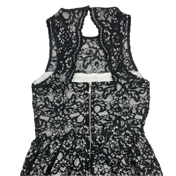 Reitmans Black & White undertone Floral Lace Sleeveless Sheath Dress Sz:2 - Picture 4 of 9